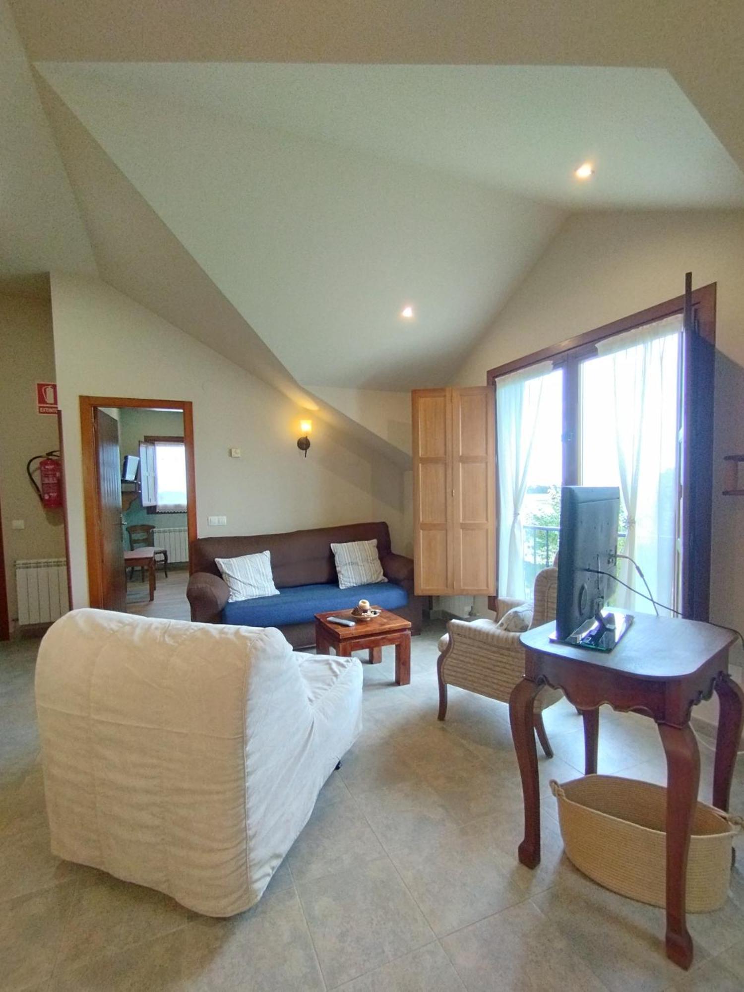 Apartamentos La Cruz De Paderne Navia Kültér fotó